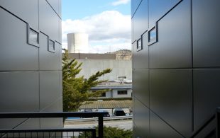 CN Ascó inaugura los vestuarios exteriores para el personal de empresas colaboradoras